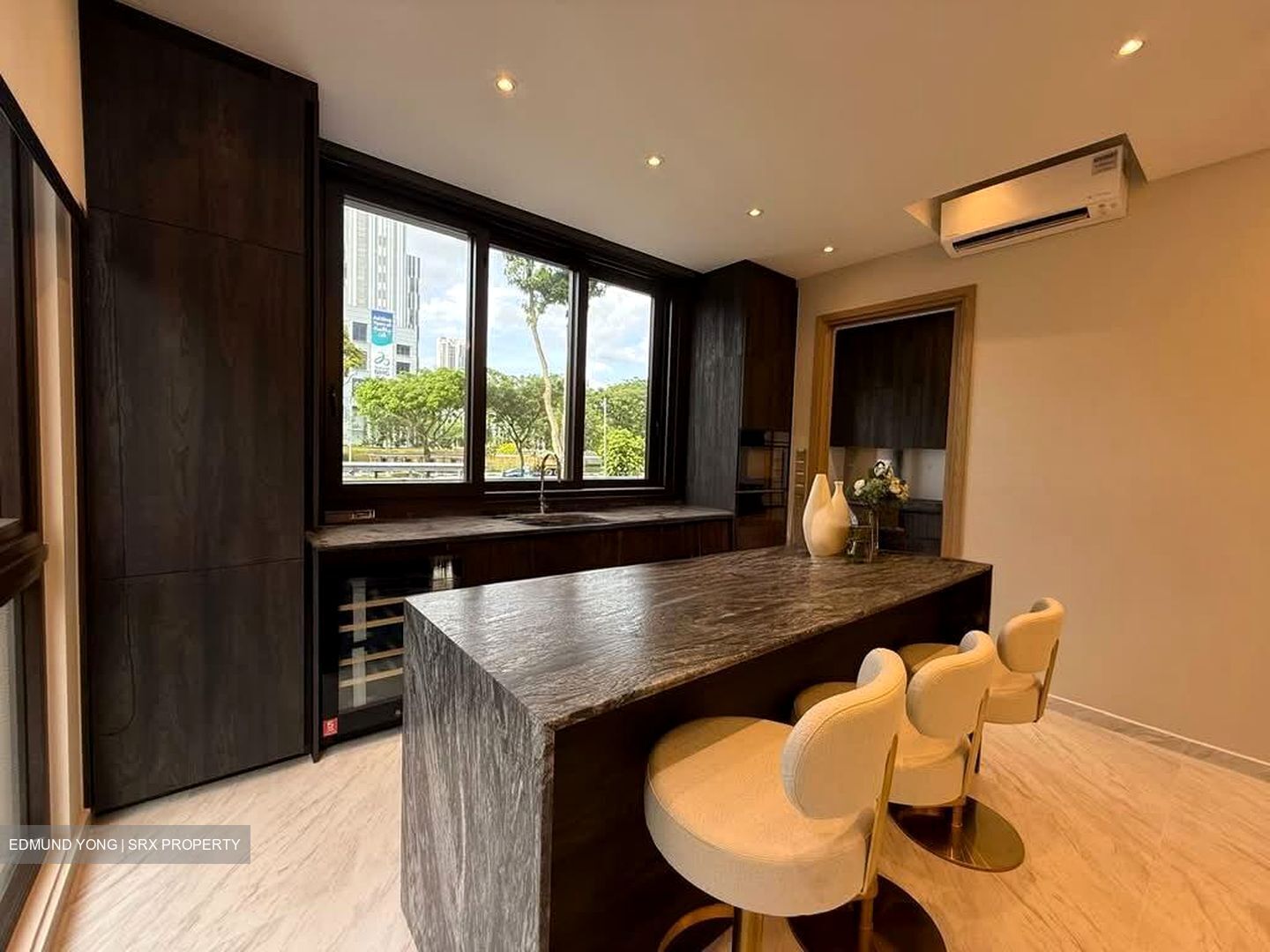 Shrewsbury Road (D11), Terrace #562928591